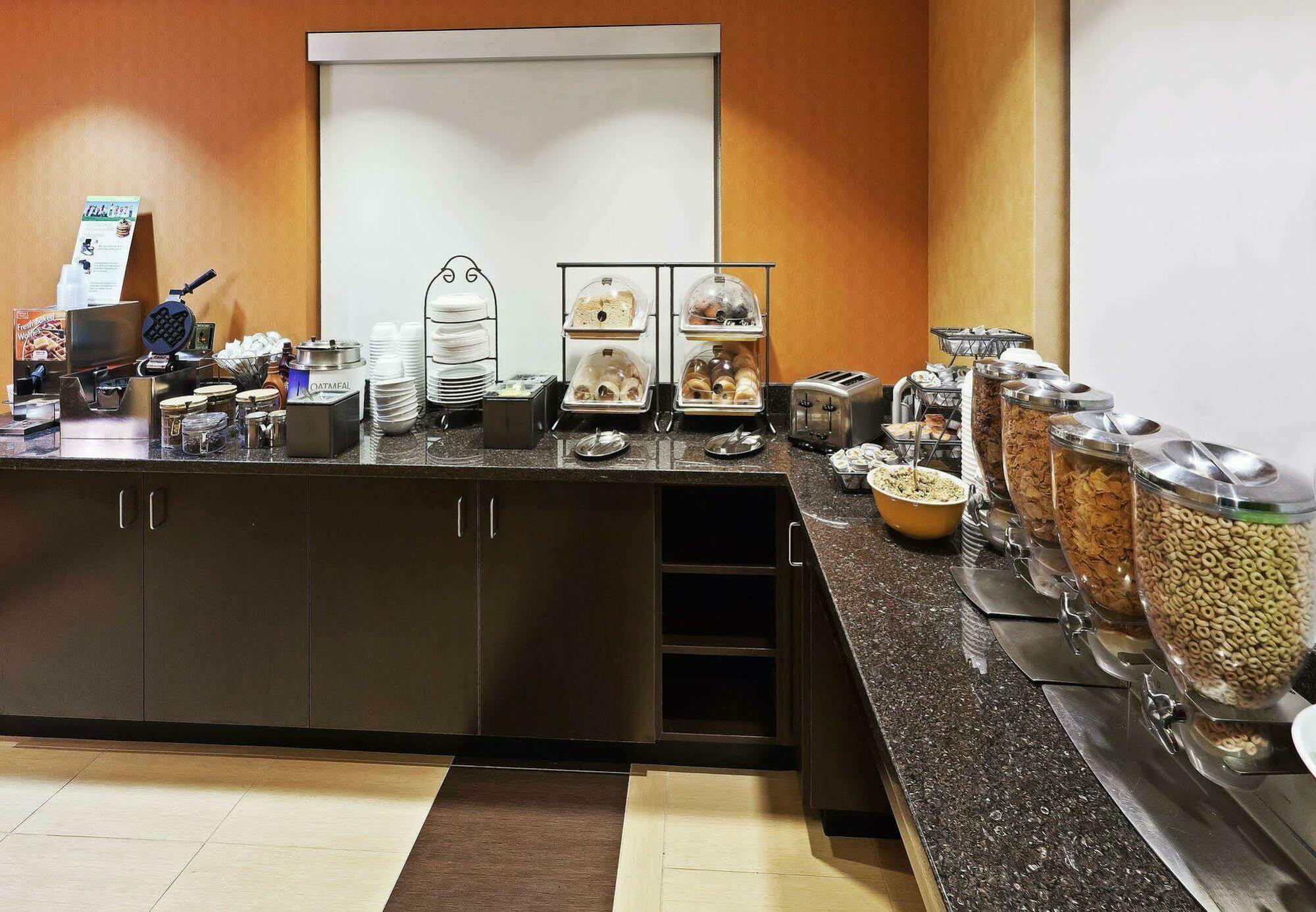 Residence Inn Houston Sugar Land/Стафорд Ресторант снимка